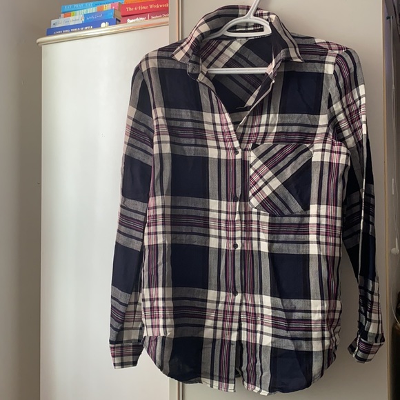 Plaid Blouse - Picture 2 of 3